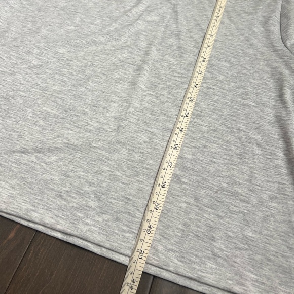 GapFit Light Gray Women's Short Sleeve Tee - Picture 5 of 5